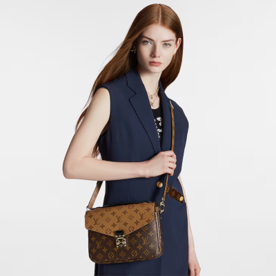 Pochette Metis by Louis Vuitton - Image 9